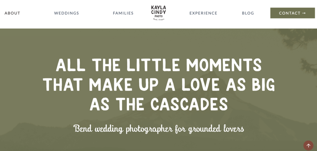 Above the fold copy on a wedding photography Showit website includes an SEO keyword.